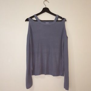 Purple cold shoulder sweater from Garge✨